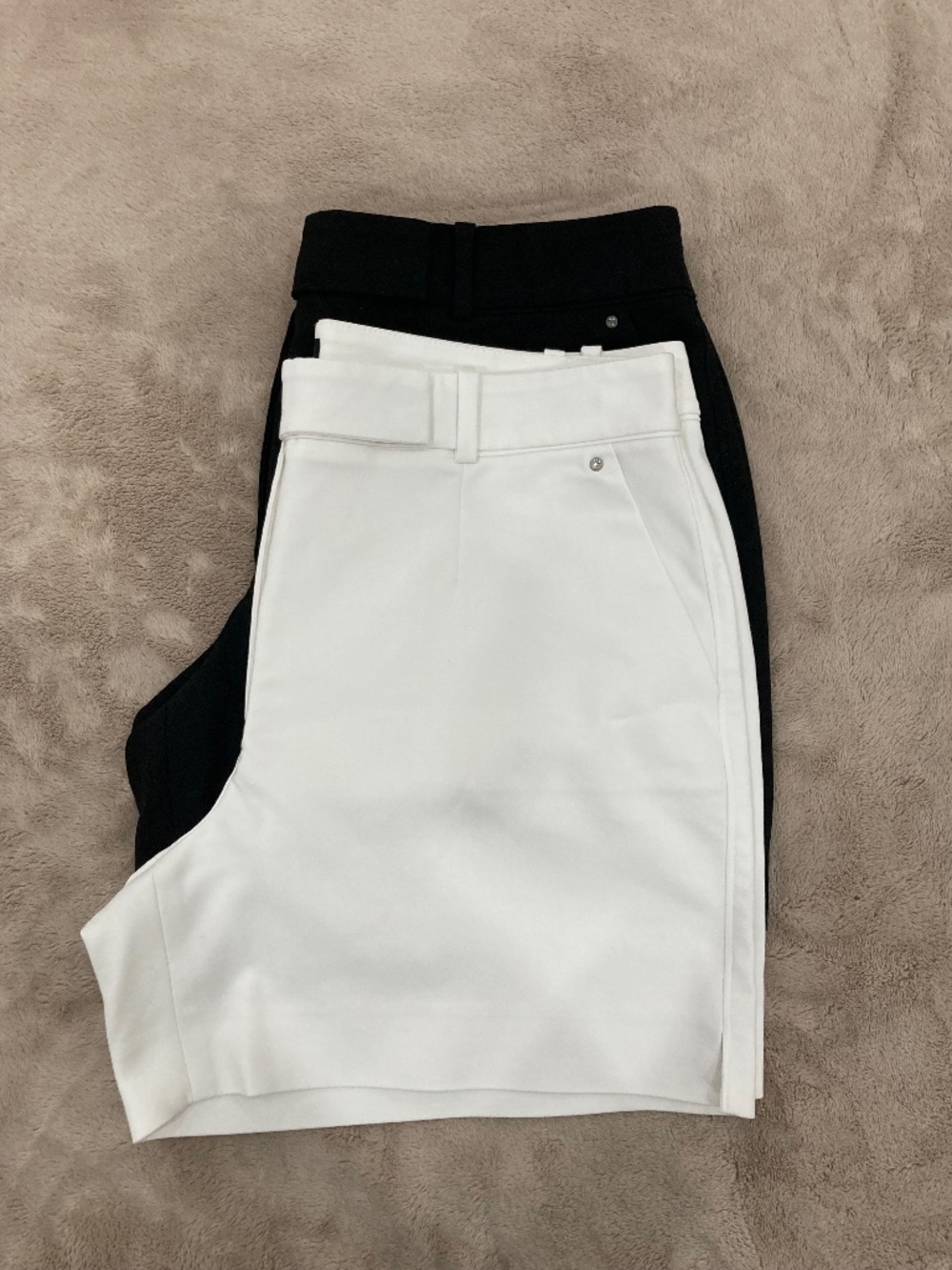 WHITE HOUSE BLACK MARKET The 5" Short Bundle Tailored Chino Size 12 Black White